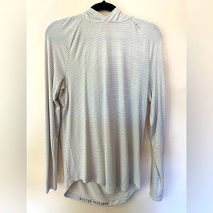 lululemon dry sense hooded long sleeve small vapor